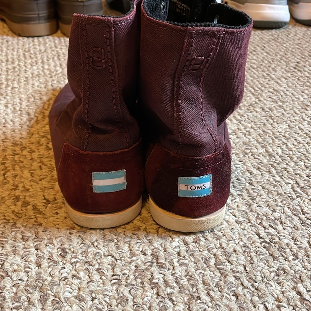 Tom’s boots - Picture 3 of 4